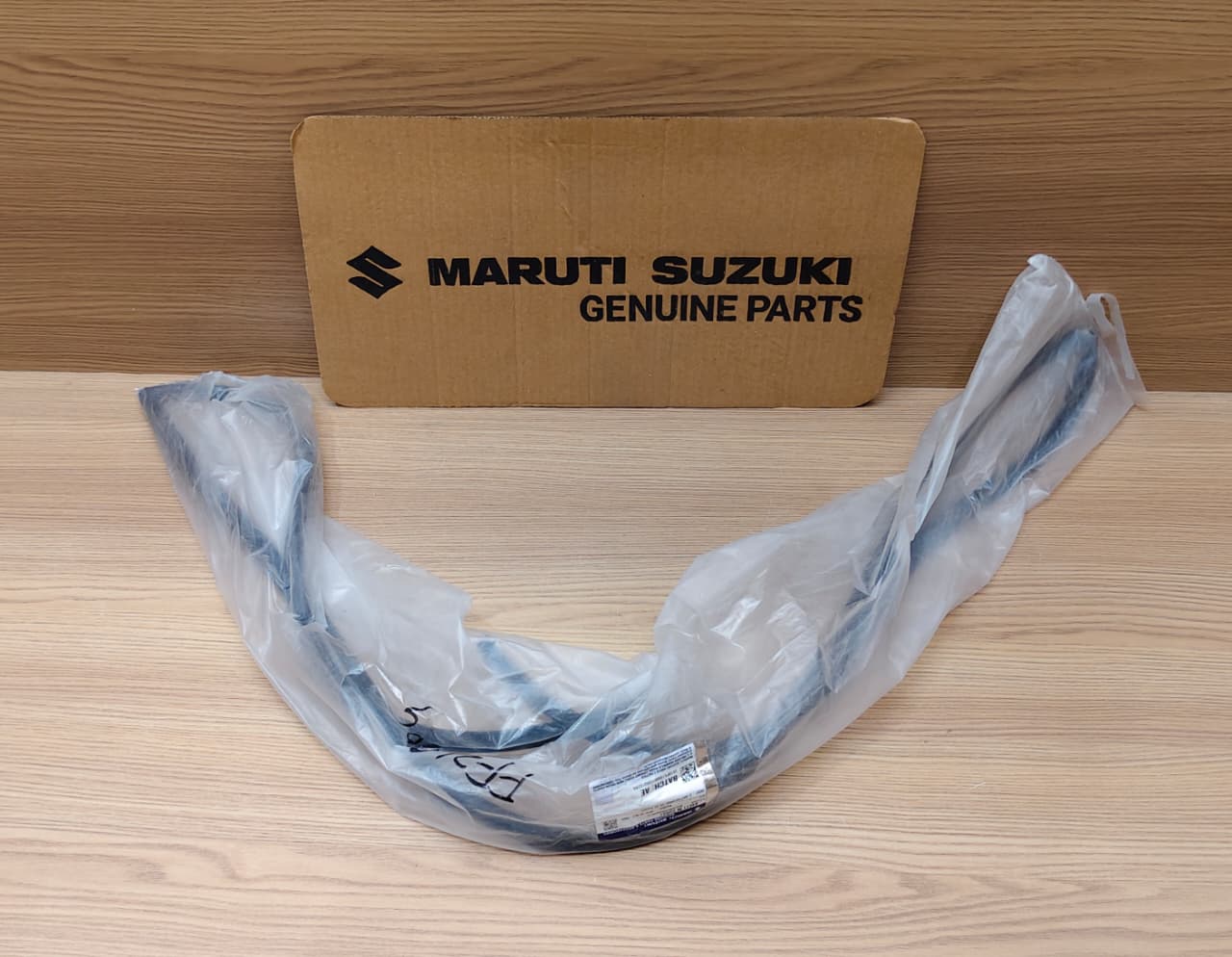 FRONT Windshield Molding Suzuki Swift 2018-2024 Part number 84611M55R01