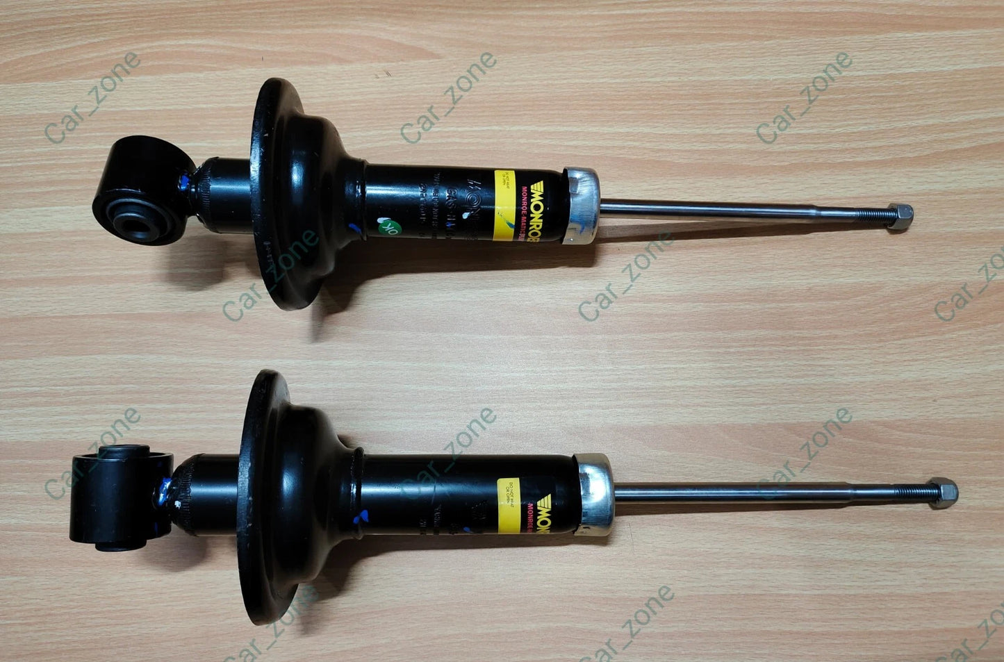New Rear Shock Absorber Left &Right For Mahindra XUV 500 2.2 0403BA0620N