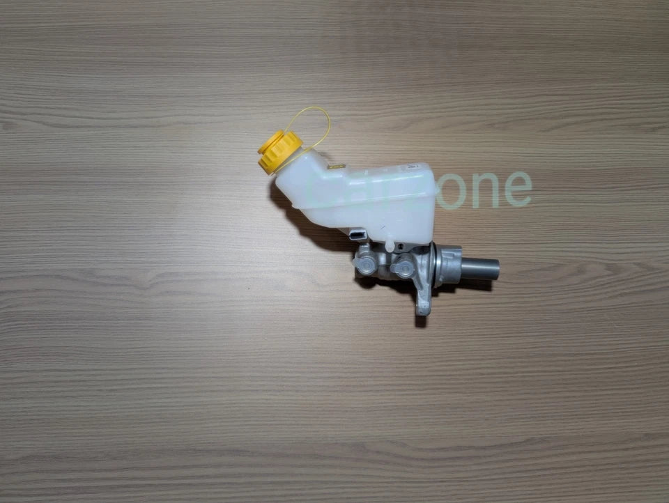 New Brake Master Cylinder Assembly For Mahindra XUV 500 Bosch 0606AAB01841N