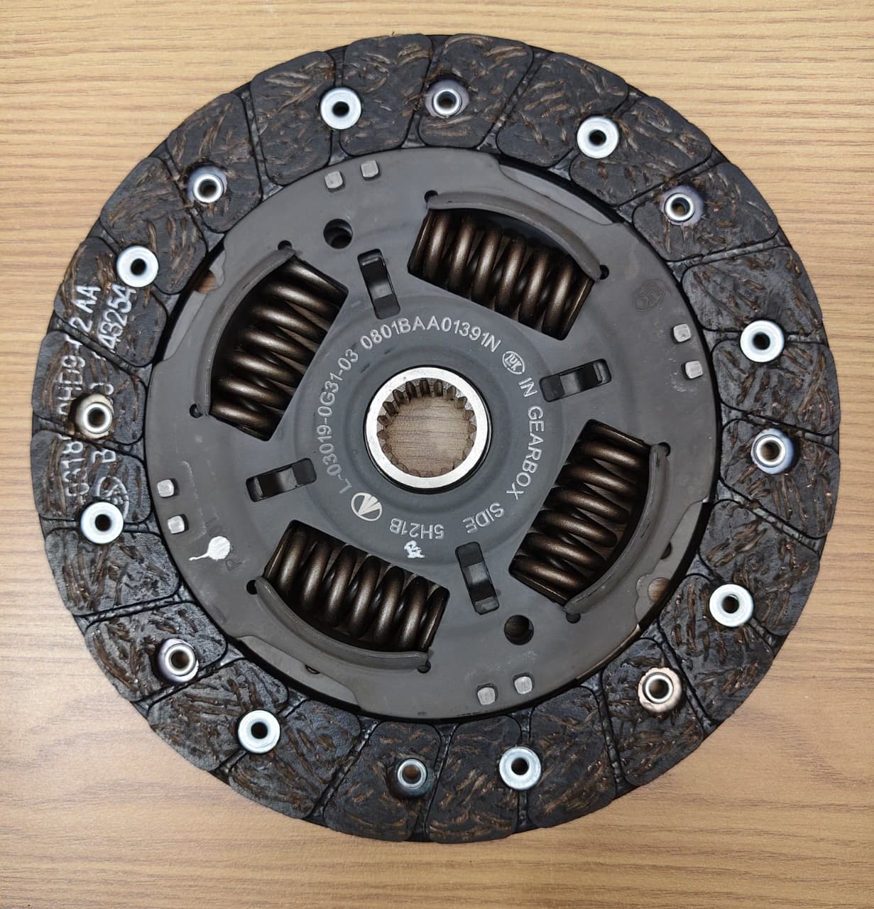 Mahindra KUV 100 Petrol Clutch Kit Genuine Part number L-01019-0G24-02 0801CAA01041N L-03019-0G31-03 0801BAA01391N