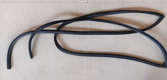 Windshield Weatherstrip Rubber Seal For Mahindra Scorpio 2nd & 3rd Generation