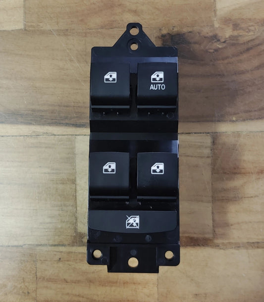 Power Window Switch Bank For Mahindra Scorpio 3rd Generation 0111JAG00211N