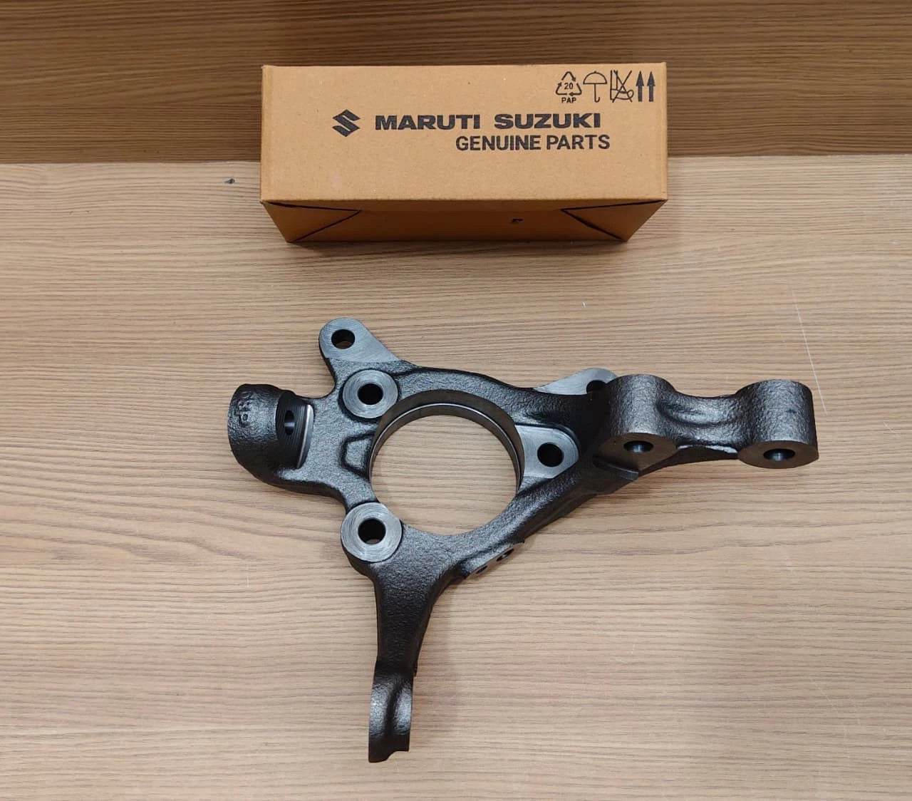 GENUINE KNUCKLE STEERING RIGHT SIDE PART NUMBER 45111M68PB0