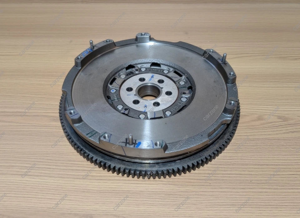 Nuevo VOLANTE PARA MAHINDRA XUV 500 2.2 2011-2021 Transmisión Manual Diésel 0312CAM00180N