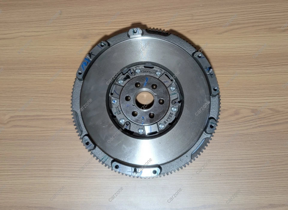 Nuevo VOLANTE PARA MAHINDRA XUV 500 2.2 2011-2021 Transmisión Manual Diésel 0312CAM00180N