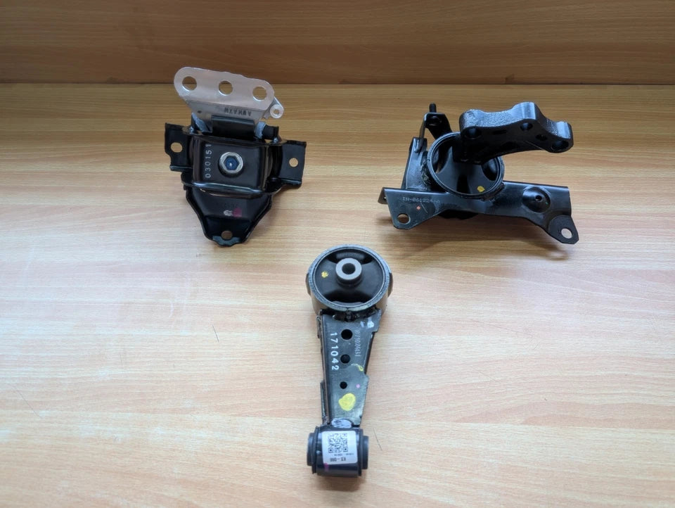 New Genuine Engine Mount Set Suzuki Ertiga Automatic Transmission 2018-2022 11610-73R01-000, 11620-73R11-000, 11941-73R10-000
