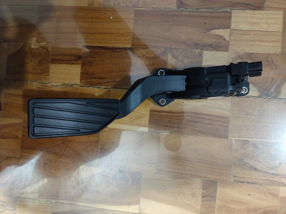 Control Pedal MARUTI BREZZA CIAZ ERTIGA S-CROSS SWIFT 49400M74L01