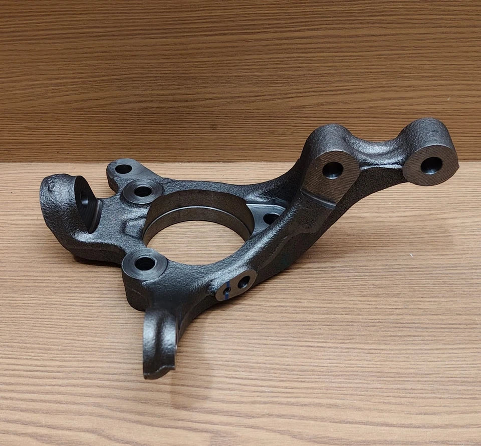 GENUINE KNUCKLE STEERING RIGHT SIDE PART NUMBER 45111M68PB0
