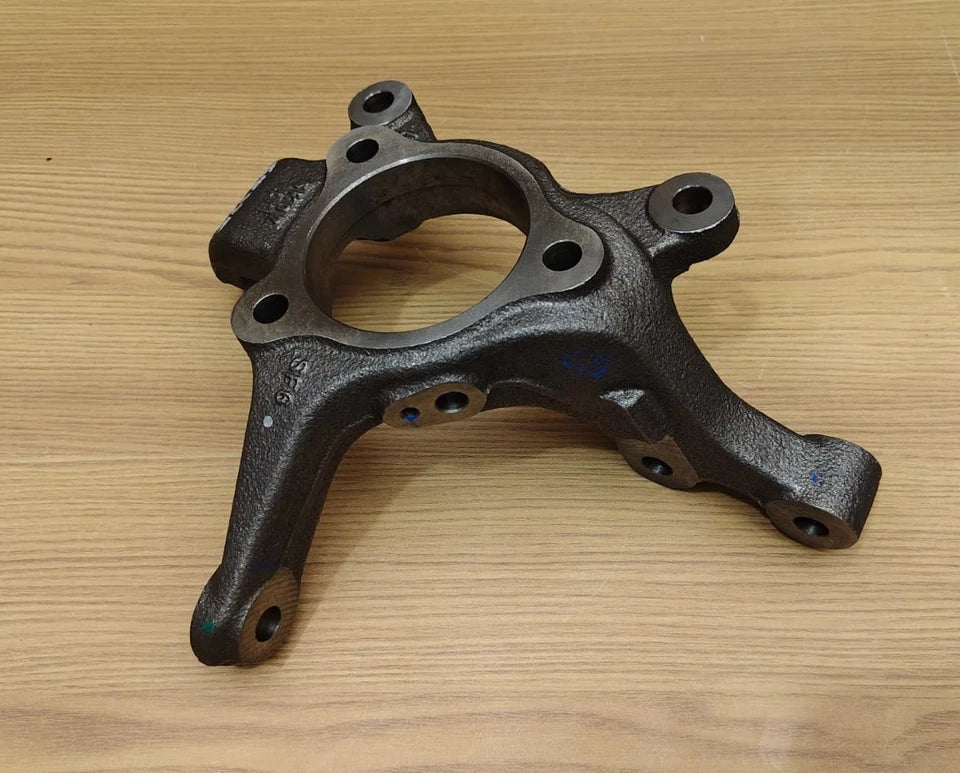 KNUCKLE STEERING LEFT PART NUMBER 45151M68PB0 OEM